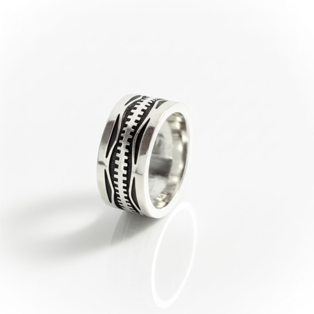 Engraved silver Ring